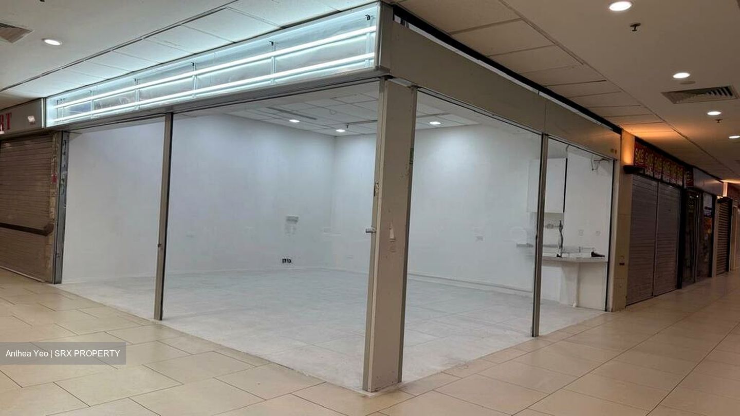 Lucky Plaza (D9), Retail #504162981